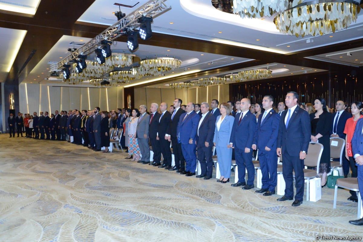 Bakı şəhəri təhsil işçilərinin sentyabr konfransı keçirilir (FOTO)