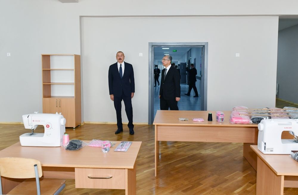 Prezident İlham Əliyev Suraxanı rayonunda yeni inşa edilmiş 87 saylı məktəb kompleksində yaradılan şəraitlə tanış olub (FOTO/VİDEO)