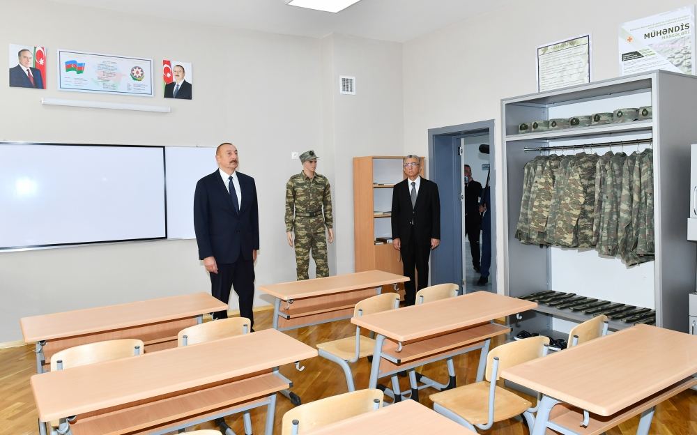 Prezident İlham Əliyev Suraxanı rayonunda yeni inşa edilmiş 87 saylı məktəb kompleksində yaradılan şəraitlə tanış olub (FOTO/VİDEO)