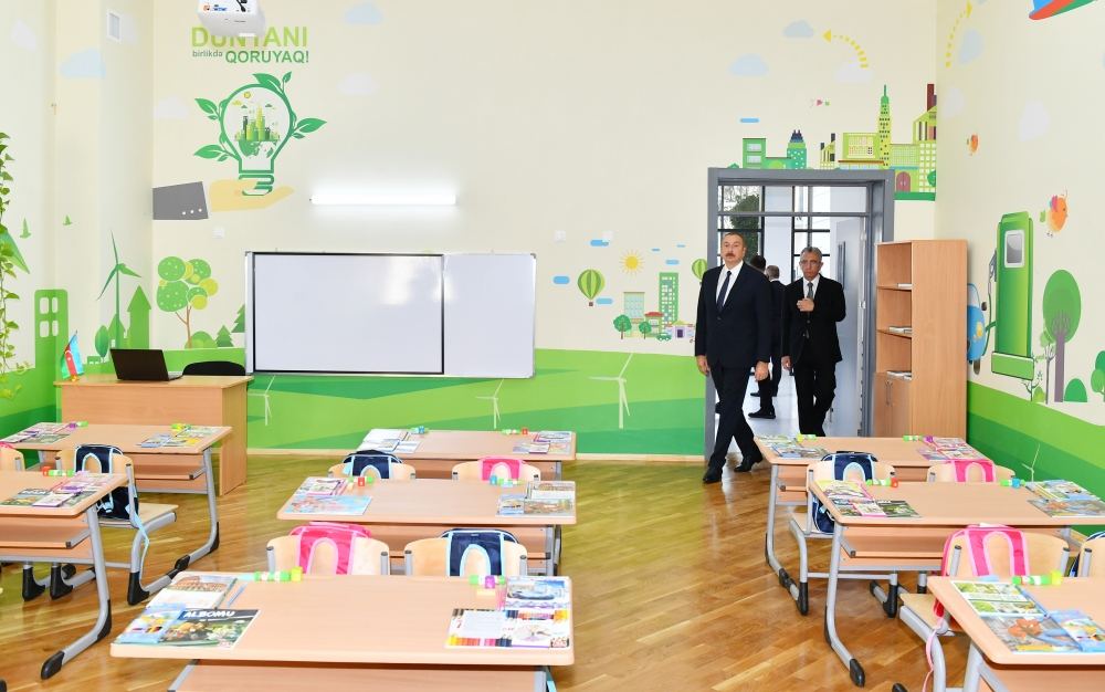 Prezident İlham Əliyev Suraxanı rayonunda yeni inşa edilmiş 87 saylı məktəb kompleksində yaradılan şəraitlə tanış olub (FOTO/VİDEO)