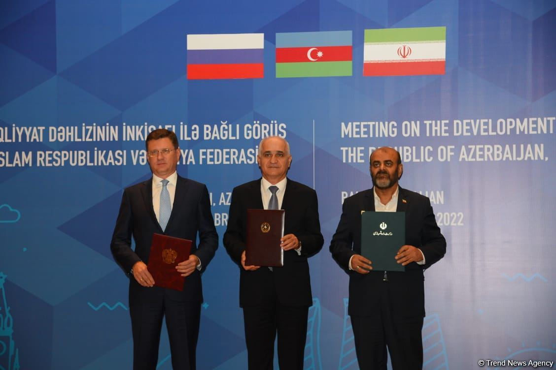 Bakıda Şimal-Cənub dəhlizi ilə bağlı bəyannamə imzalanıb (FOTO)