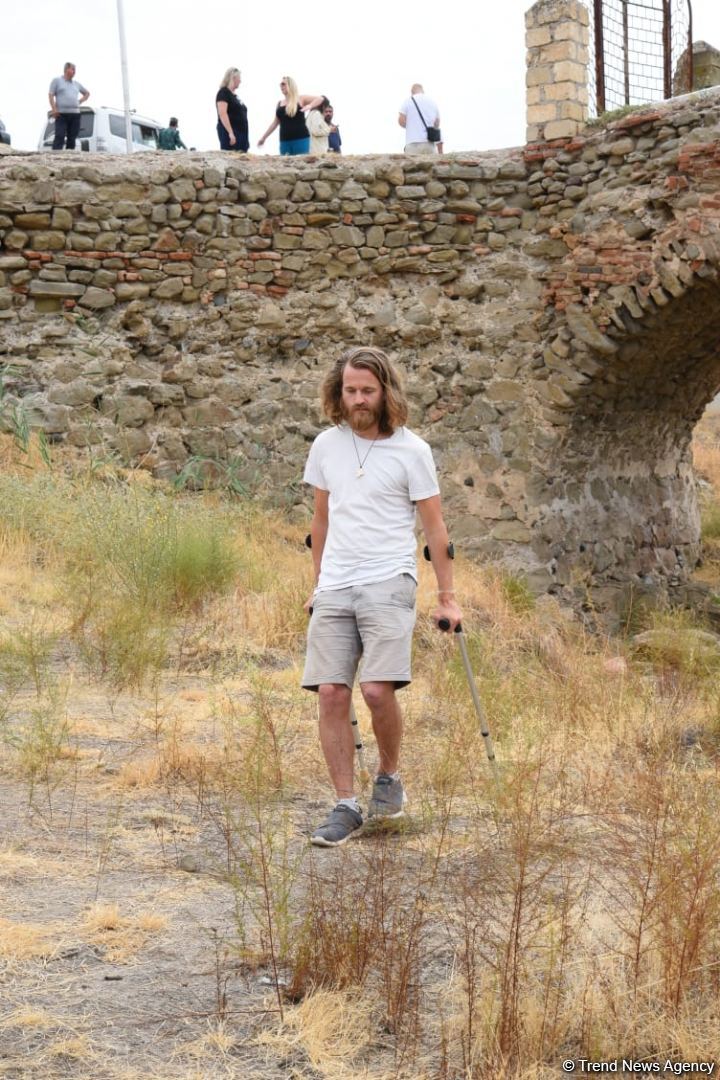 Xarici səyahətçilər Xudafərin körpüsündə olublar (FOTO)