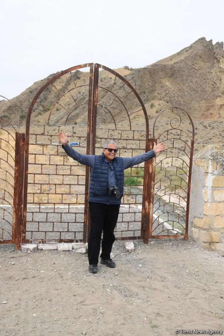 Xarici səyahətçilər Xudafərin körpüsündə olublar (FOTO)
