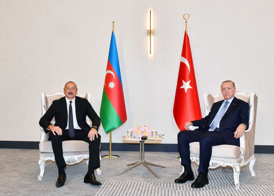 Səmərqənddə Prezident İlham Əliyevin Rəcəb Tayyib Ərdoğanla görüşü olub (FOTO/VİDEO) (YENİLƏNİB)