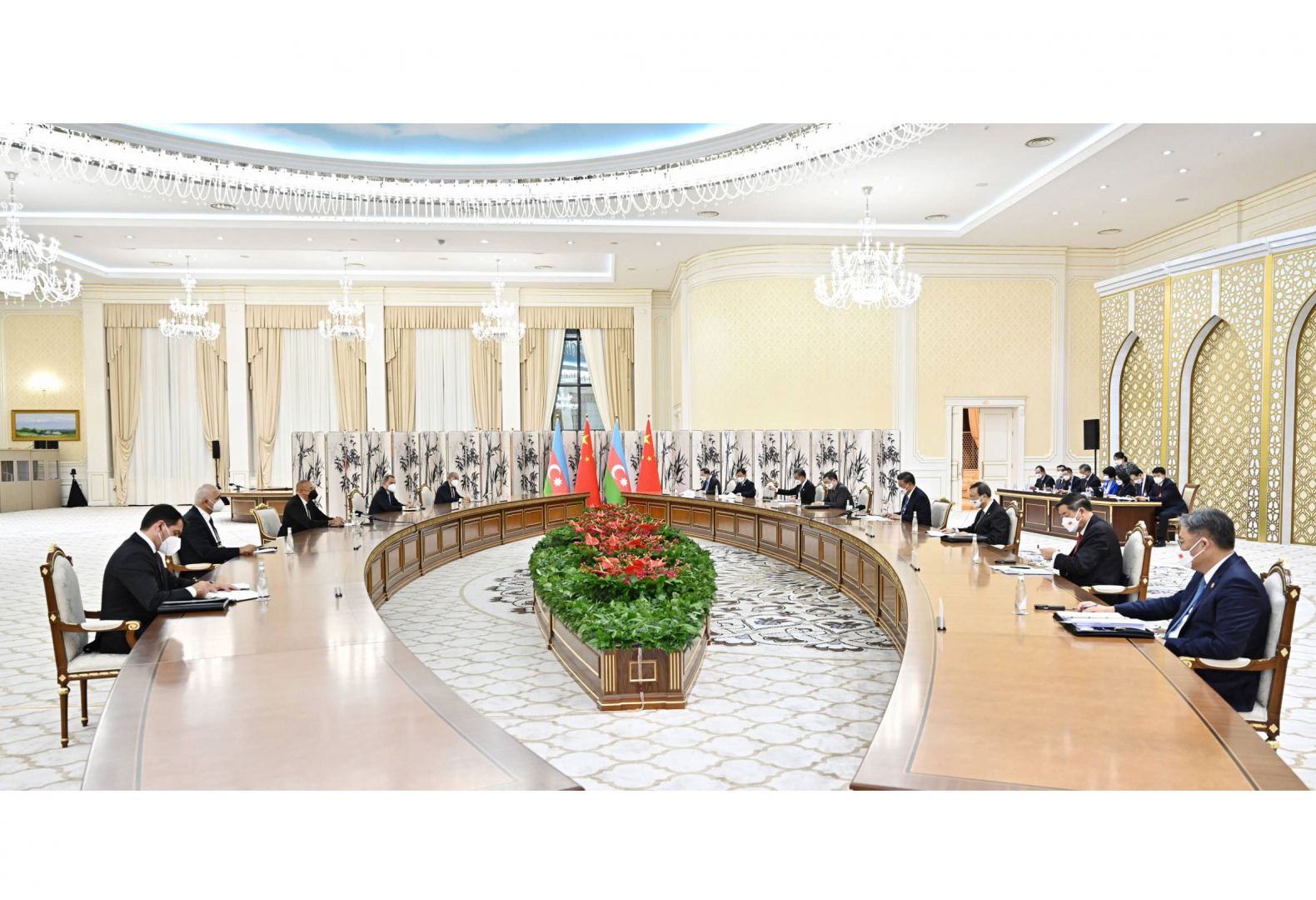 Prezident İlham Əliyevin Səmərqənddə Çin Xalq Respublikasının Sədri Si Cinpin ilə görüşü olub (FOTO) (YENİLƏNİB)