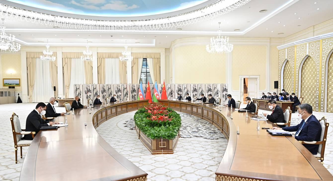 Prezident İlham Əliyevin Səmərqənddə Çin Xalq Respublikasının Sədri Si Cinpin ilə görüşü olub (FOTO) (YENİLƏNİB)