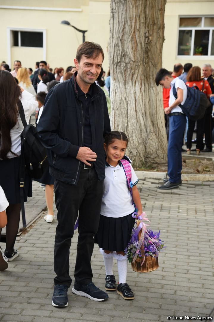 158 mindən çox uşaq məktəbə başladı - Birincilərdən FOTOREPORTAJ
