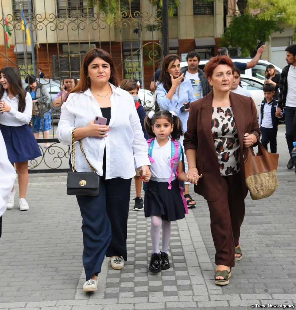 158 mindən çox uşaq məktəbə başladı - Birincilərdən FOTOREPORTAJ