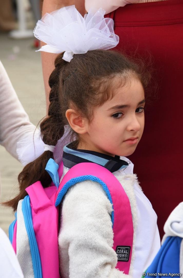 158 mindən çox uşaq məktəbə başladı - Birincilərdən FOTOREPORTAJ