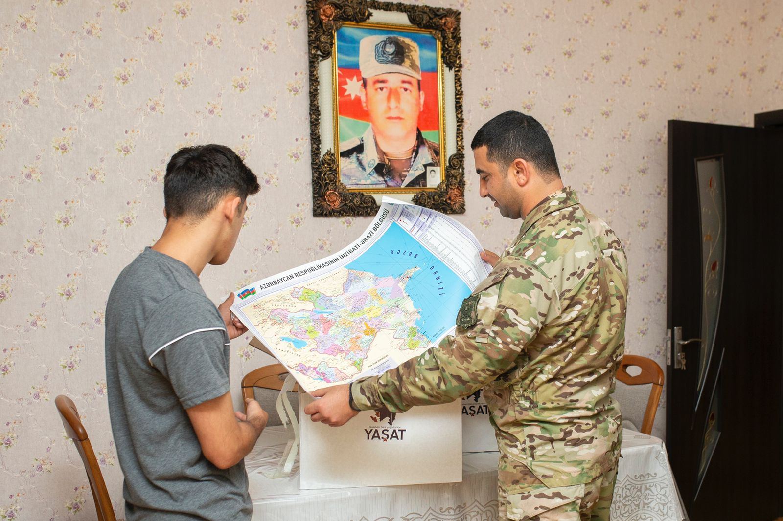 "YAŞAT" Fondu məktəbli şəhid övladlarına hədiyyə qutuları çatdırıb (FOTO)
