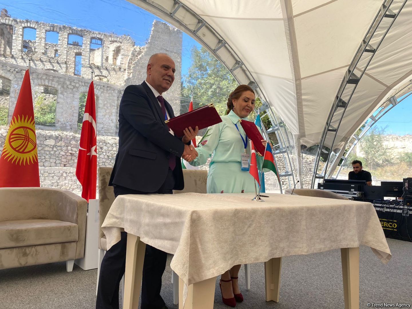 Şuşa Türk Biznesi Forumu çərçivəsində bir sıra sənədlər imzalanıb (FOTO)