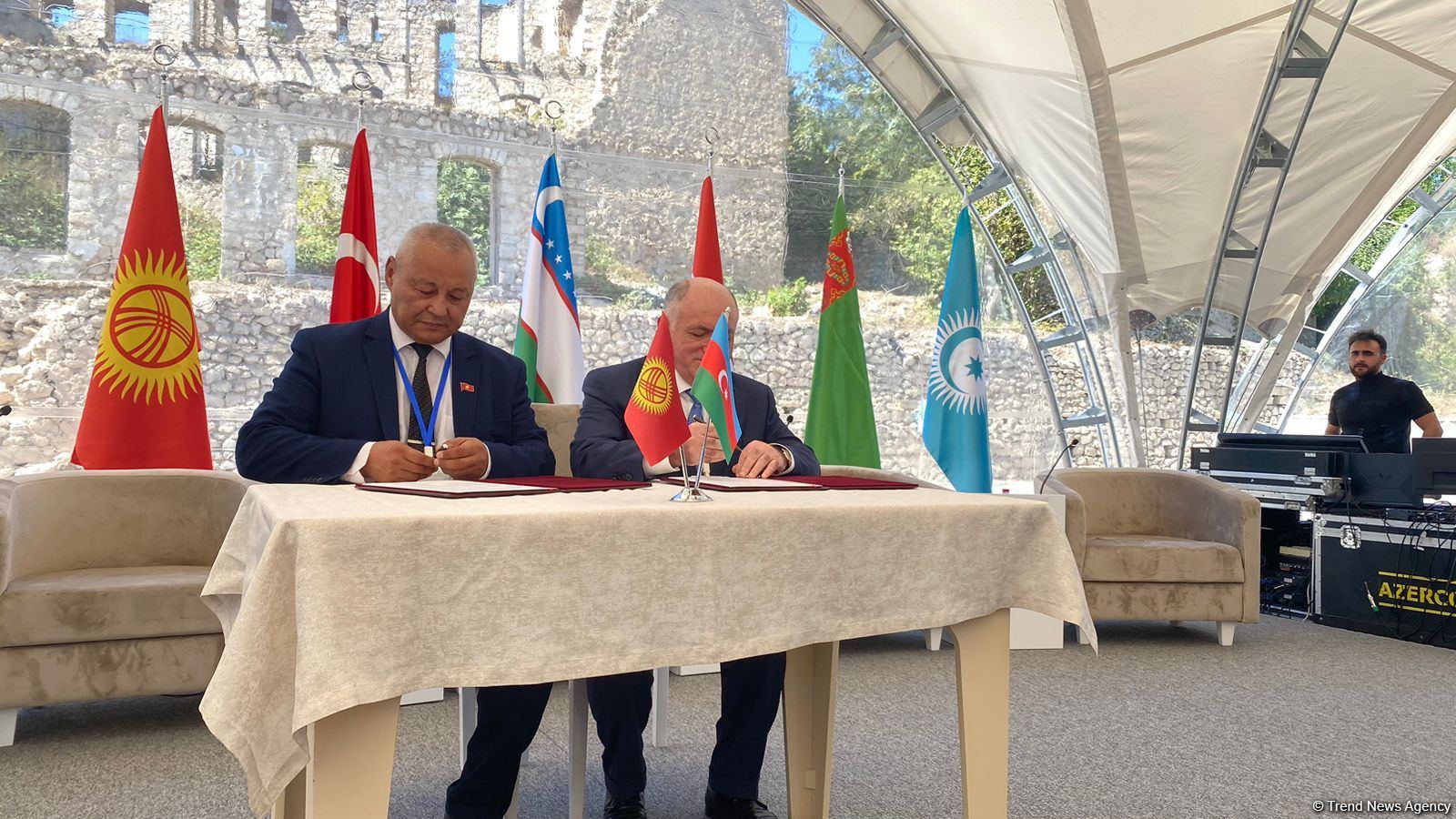 Şuşa Türk Biznesi Forumu çərçivəsində bir sıra sənədlər imzalanıb (FOTO)
