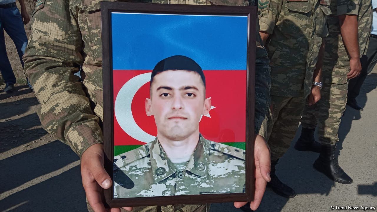 Laçından olan şəhid Qorxmaz İsgəndərovla vida mərasimi keçirilib (FOTO)