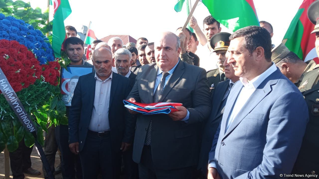 Laçından olan şəhid Qorxmaz İsgəndərovla vida mərasimi keçirilib (FOTO)