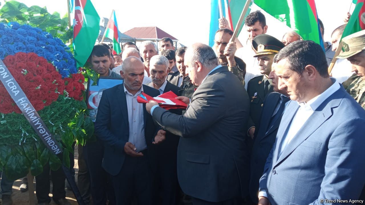 Laçından olan şəhid Qorxmaz İsgəndərovla vida mərasimi keçirilib (FOTO)