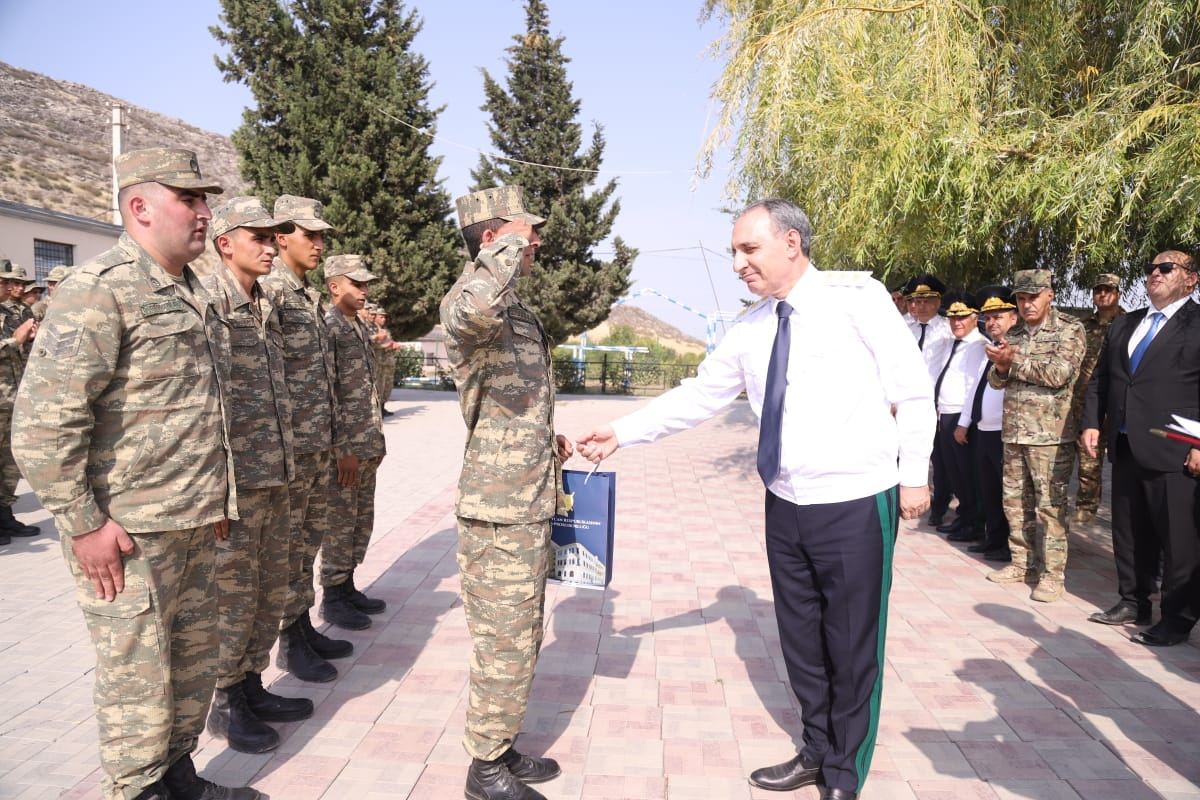 Baş prokuror işğaldan azad olunmuş ərazilərdə xidmət aparan hərbi hissələrdə olub (FOTO)