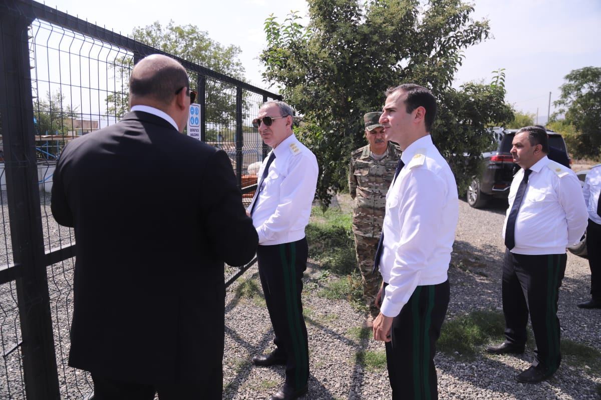 Baş prokuror işğaldan azad olunmuş ərazilərdə xidmət aparan hərbi hissələrdə olub (FOTO)