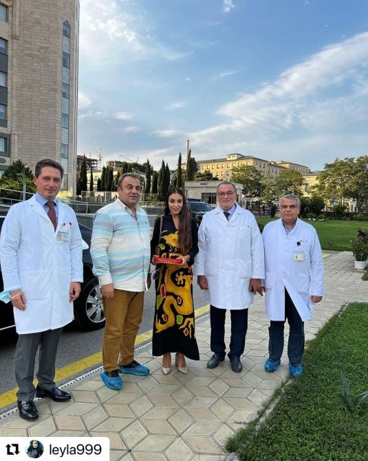 Heydər Əliyev Fondunun vitse-prezidenti Leyla Əliyeva onkoloji xəstəlikdən əziyyət çəkən uşaqların müalicəsi ilə maraqlanıb (FOTO)