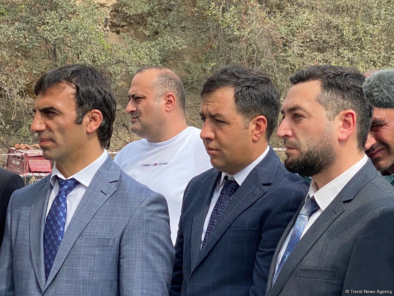 Şərqi Zəngəzur iqtisadi rayonunda İranla sərhəddə Ağbənd avtomobil yolu körpüsünün təməlqoyma mərasimi keçirilib (FOTO)