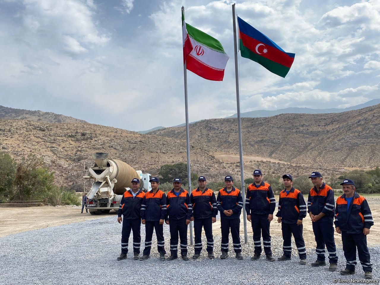 Şərqi Zəngəzur iqtisadi rayonunda İranla sərhəddə Ağbənd avtomobil yolu körpüsünün təməlqoyma mərasimi keçirilib (FOTO)