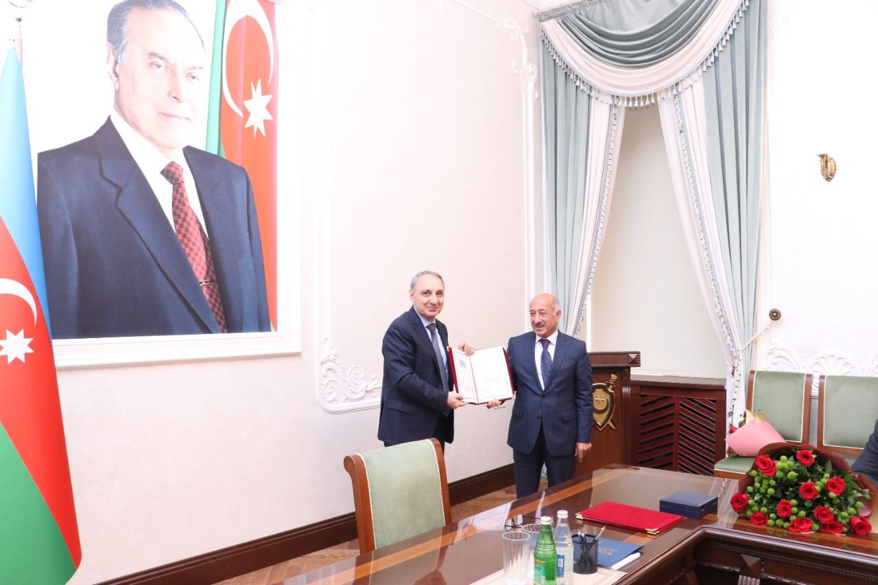 Prokurorluğun bir sıra işçilərinin fəaliyyətinə xitam verildi (FOTO)