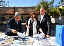 Prezident İlham Əliyev və Birinci xanım Mehriban Əliyeva Şuşada Yuxarı Gövhər Ağa məscidində olublar, şəhidlərimizin ruhuna dualar oxuyublar (YENİLƏNİB) (FOTO)