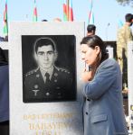 Azərbaycan xalqı qəhrəman şəhidlərini anır (FOTO)