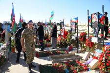 Azərbaycan xalqı qəhrəman şəhidlərini anır (FOTO)