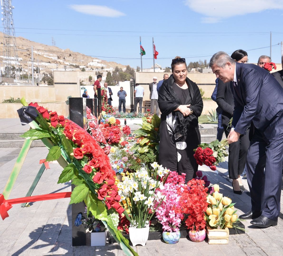 Qaradağ rayonunda Vətən müharibəsinin şəhidləri anılıb (FOTO)