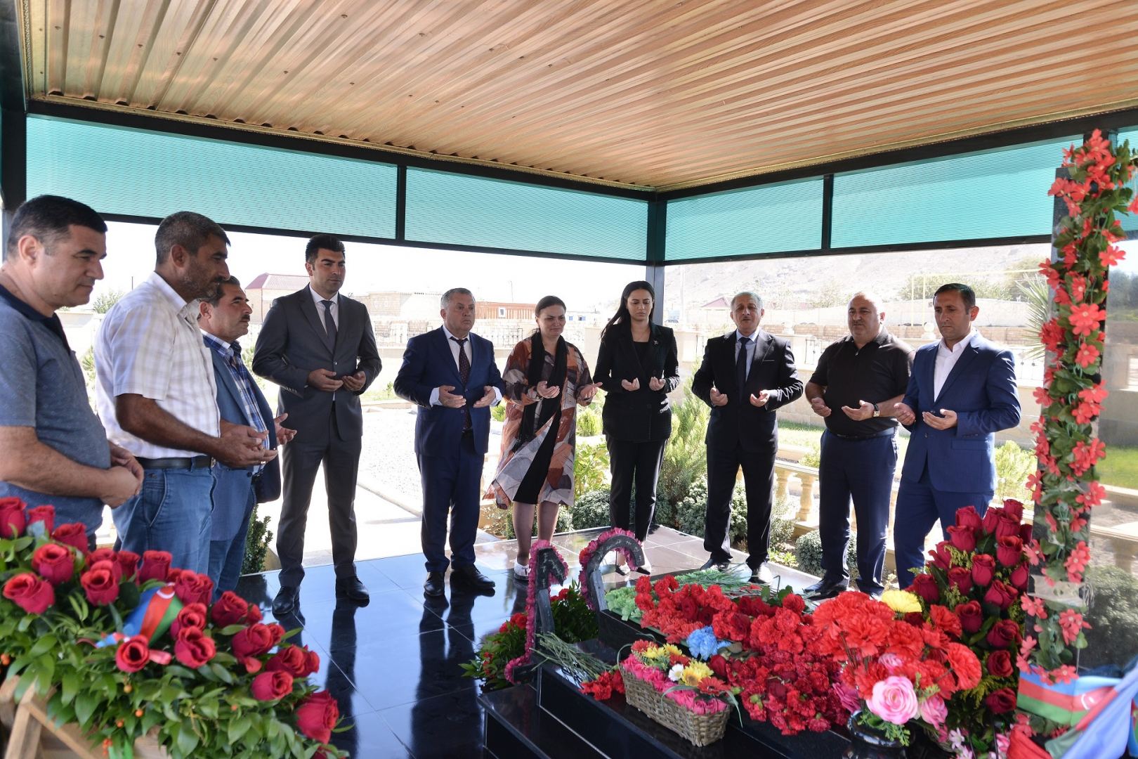 Qaradağ rayonunda Vətən müharibəsinin şəhidləri anılıb (FOTO)