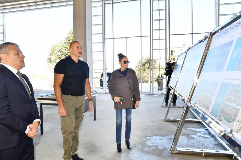 Prezident İlham Əliyev və Birinci xanım Mehriban Əliyeva Şuşa hotel və konfrans mərkəzində aparılan tikinti işləri ilə tanış olublar (YENİLƏNİB) (FOTO/VİDEO)