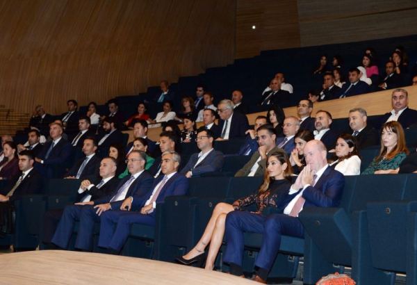 Heydər Əliyev Mərkəzində “Dünya xəzinələri - Azərbaycan” filminin təqdimatı olub (FOTO)