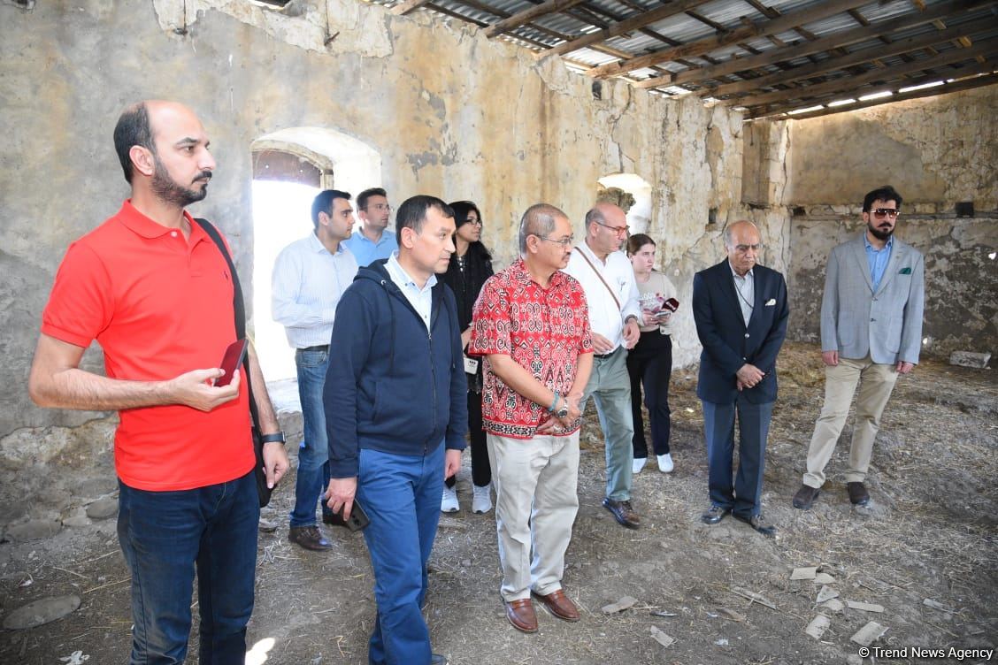 Azərbaycan beyin mərkəzləri I Forumunun iştirakçılarının azad edilmiş ərazilərə səfəri başlayıb (FOTO)