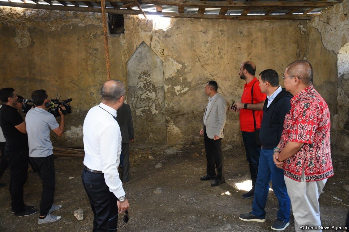 Azərbaycan beyin mərkəzləri I Forumunun iştirakçılarının azad edilmiş ərazilərə səfəri başlayıb (FOTO)