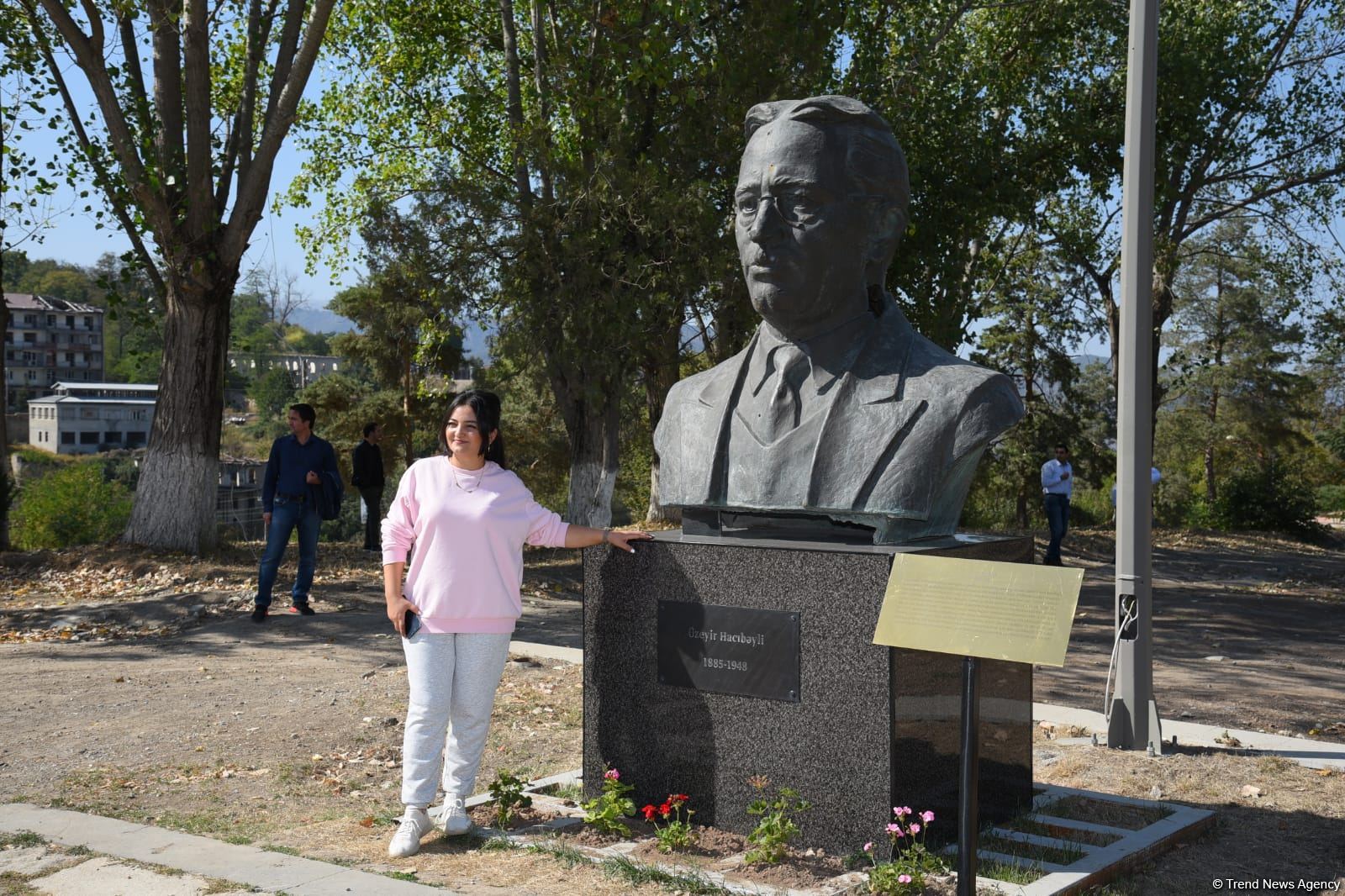 Azərbaycan beyin mərkəzləri I Forumunun iştirakçıları Şuşa şəhərinin tarixi mərkəzində gəzintiyə çıxıb (FOTO)