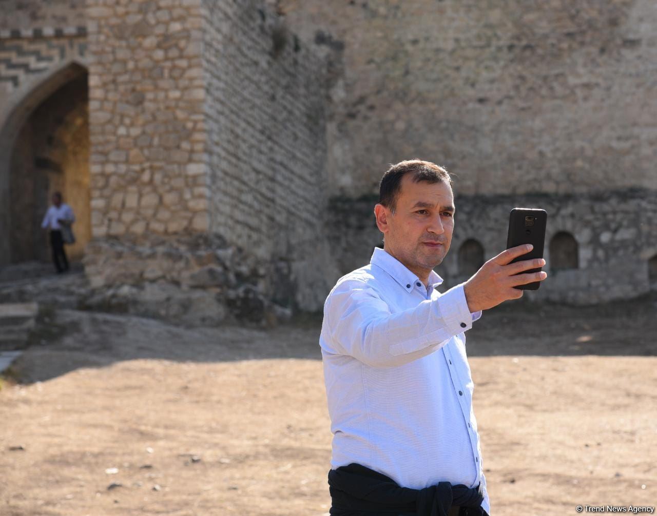 Azərbaycan beyin mərkəzləri I Forumunun iştirakçıları Şuşa şəhərinin tarixi mərkəzində gəzintiyə çıxıb (FOTO)