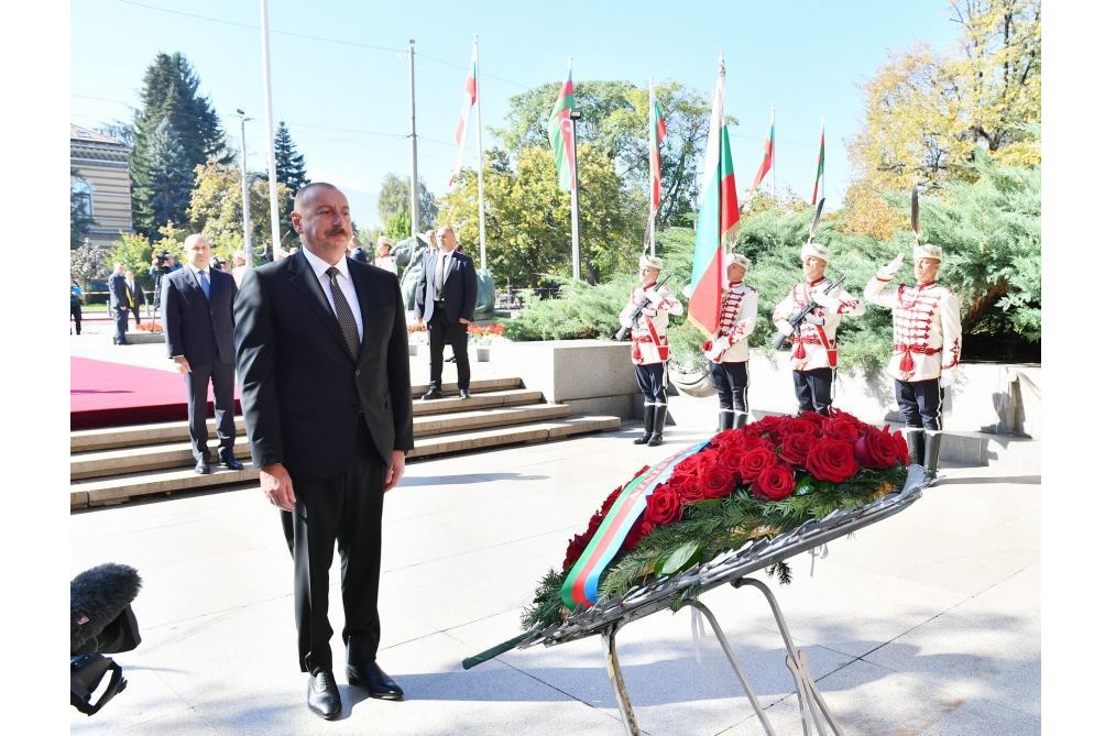 Prezident İlham Əliyev Sofiyada naməlum əsgərin məzarını ziyarət edib (FOTO/VİDEO)