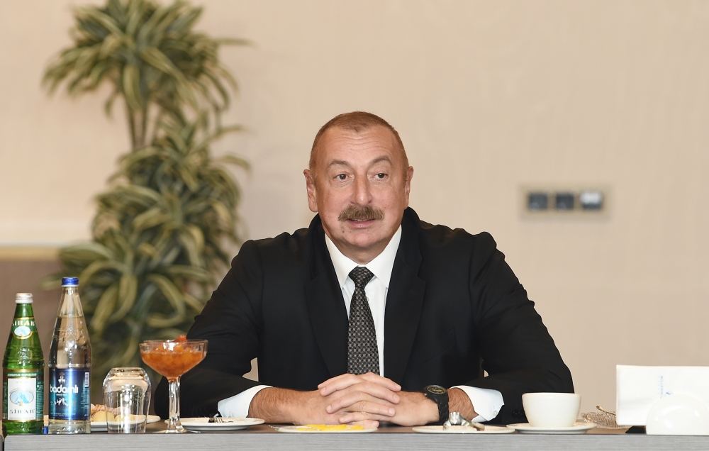 Prezident İlham Əliyev Sofiyada Bolqarıstanın biznes dairələrinin nümayəndələri ilə görüşüb (FOTO/VİDEO) (YENİLƏNİB)