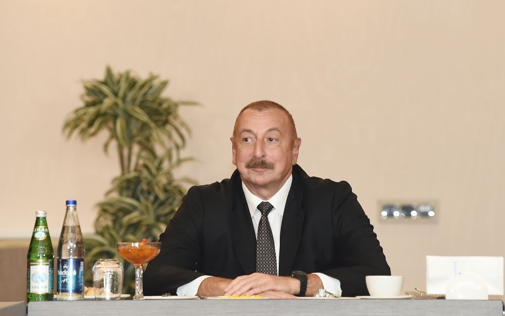 Prezident İlham Əliyev Sofiyada Bolqarıstanın biznes dairələrinin nümayəndələri ilə görüşüb (FOTO/VİDEO) (YENİLƏNİB)