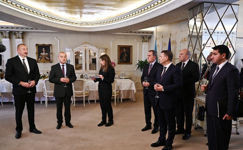 Bolqarıstan müvəqqəti Hökumətinin rəhbərinin adından Prezident İlham Əliyevin şərəfinə nahar verilib (FOTO/VİDEO) (YENİLƏNİB)