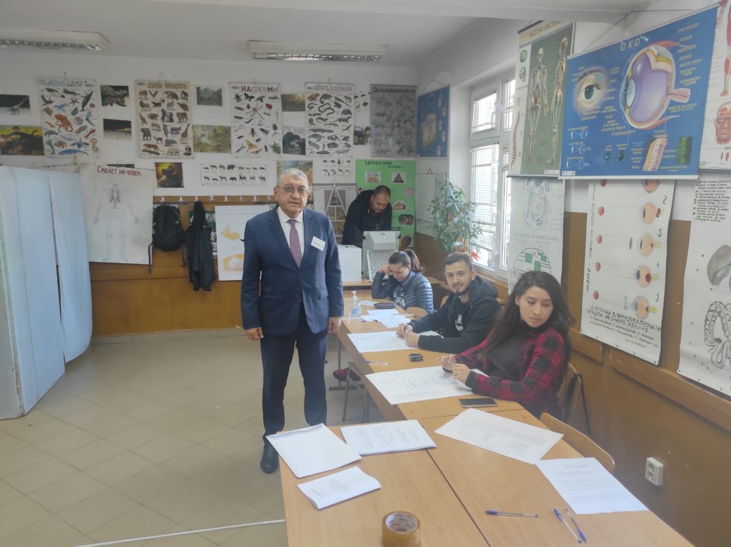 Rauf Əliyev Bolqarıstan parlamentinə seçki prosesini müşahidə edib (FOTO)