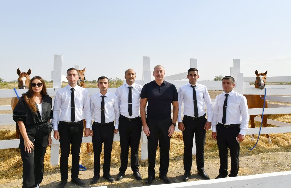 Prezident İlham Əliyev və Birinci xanım Mehriban Əliyeva Ağdamda Atçılıq Nəsilartırma Mərkəzinin təməlqoyma mərasimində iştirak ediblər (YENİLƏNİB) (FOTO/VİDEO)