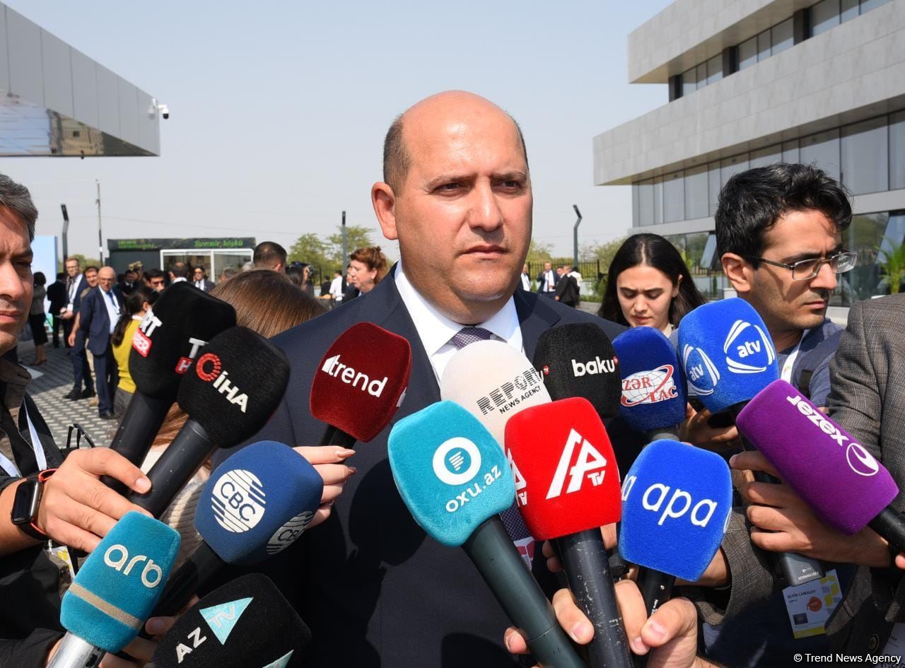 Azad edilmiş ərazilərdə enerji və su təchizatı, İKT sahəsində böyük tikinti işləri gedir - Emin Hüseynov