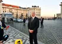 Prezident İlham Əliyev Praqada Azərbaycan televiziya kanallarına müsahibə verib (FOTO/VİDEO) (YENİLƏNİB)