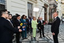 Prezident İlham Əliyev Praqada Azərbaycan televiziya kanallarına müsahibə verib (FOTO/VİDEO) (YENİLƏNİB)