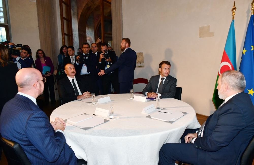 Praqada Prezident İlham Əliyevin Fransa Prezidenti, Avropa İttifaqı Şurasının Prezidenti və Ermənistanın baş naziri ilə görüşü keçirilib (FOTO/VİDEO) (YENİLƏNİB)