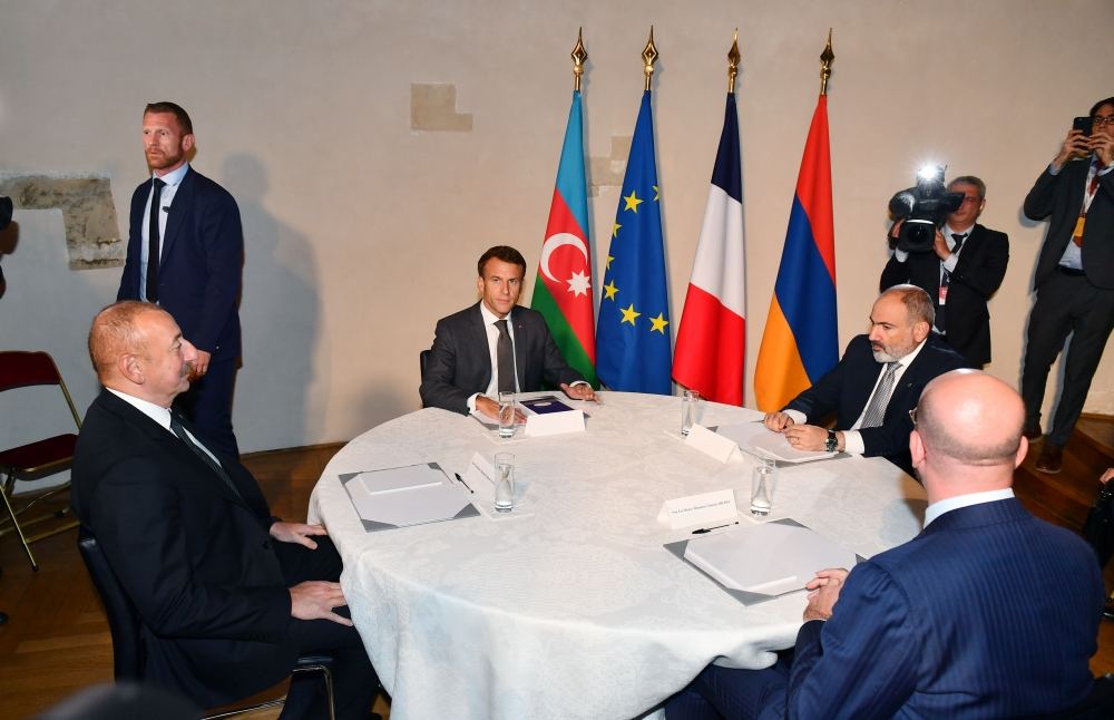 Praqada Prezident İlham Əliyevin Fransa Prezidenti, Avropa İttifaqı Şurasının Prezidenti və Ermənistanın baş naziri ilə görüşü keçirilib (FOTO/VİDEO) (YENİLƏNİB)