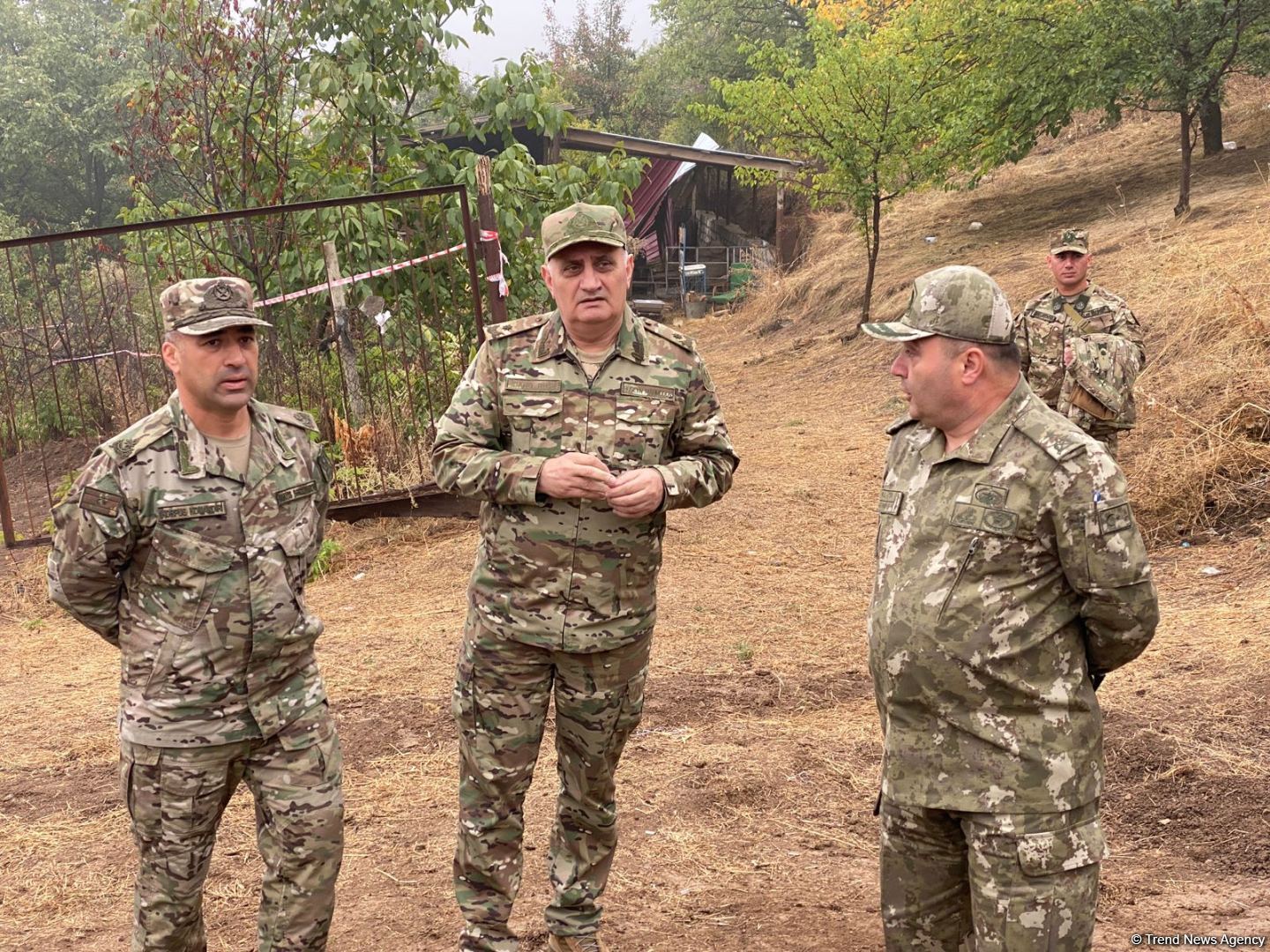 Azərbaycandakı hərbi attaşelər Edillidə aşkarlanan kütləvi məzarlığa baxış keçiriblər (FOTO)