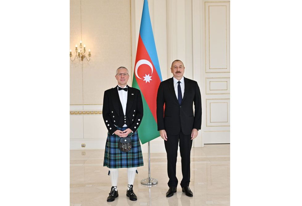 Prezident İlham Əliyev Azərbaycan dilini öyrəndiyinə görə Böyük Britaniya səfirinə təşəkkürünü bildirib (VİDEO)