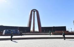 Prezident İlham Əliyev Bişkekdə “Ata-Beyit” Milli Tarixi-Memorial Kompleksini ziyarət edib (FOTO/VİDEO) (YENİLƏNİB)